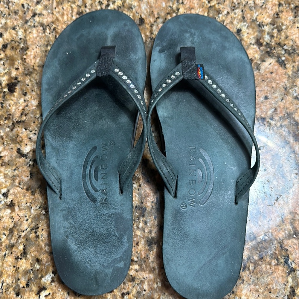 Rainbow flip flops size M (7) wore one time